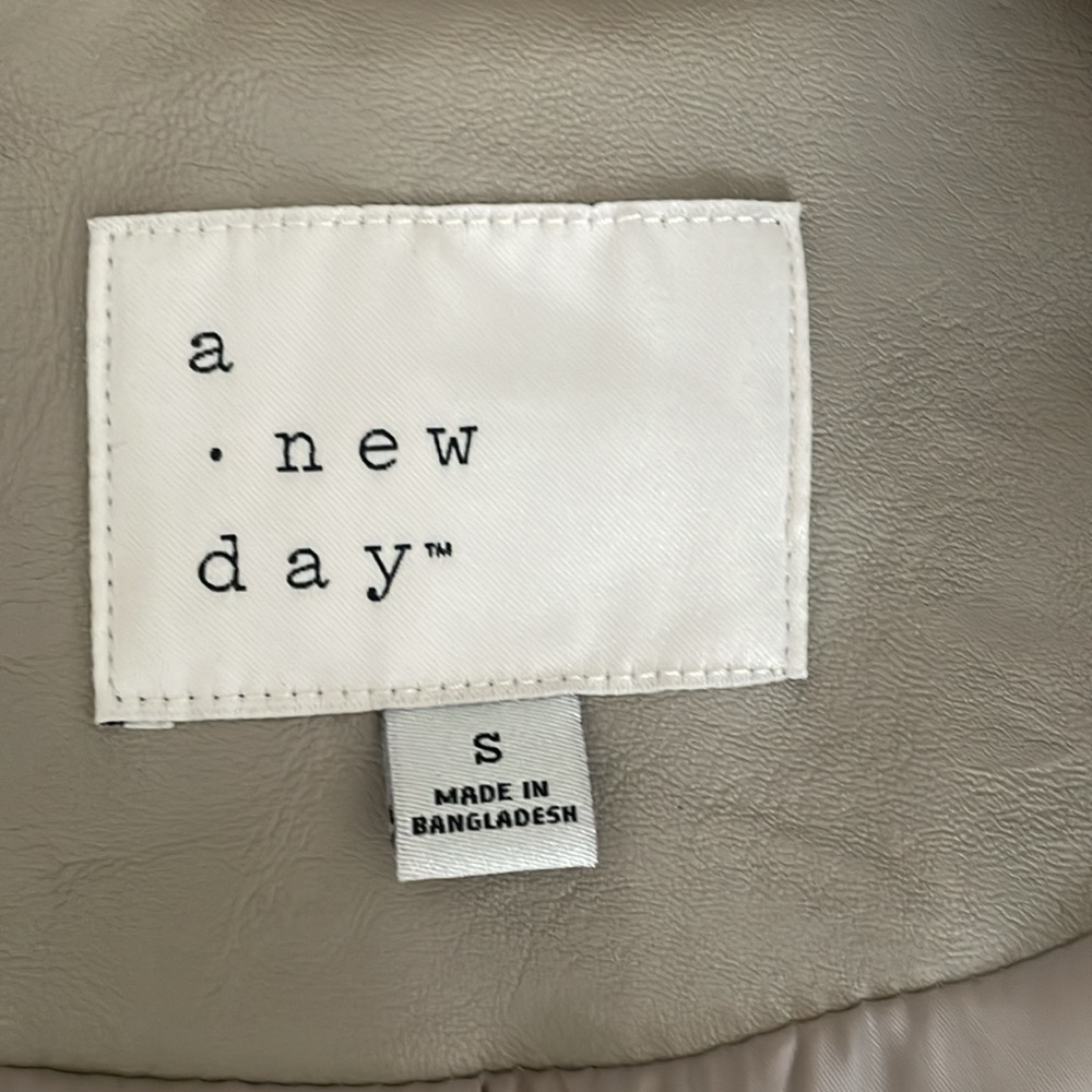 A New Day jacket - Picture 4 of 5
